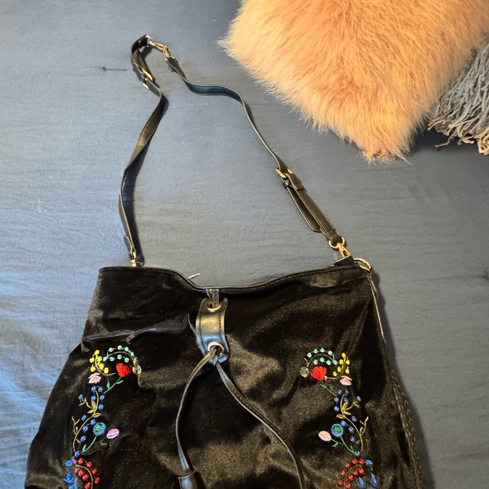 Embroidered Black Velvet Bag nwot - Picture 6 of 6